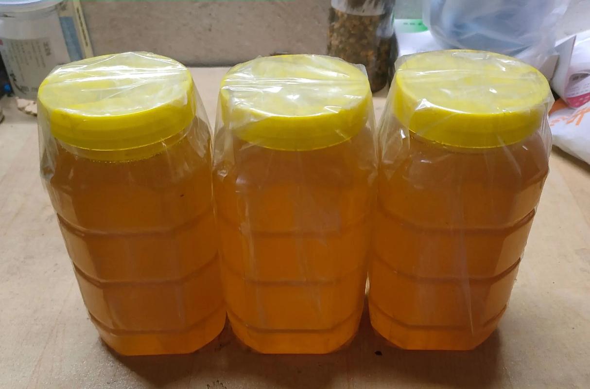 这就是父母的爱,自己家的,纯天然蜂蜜!